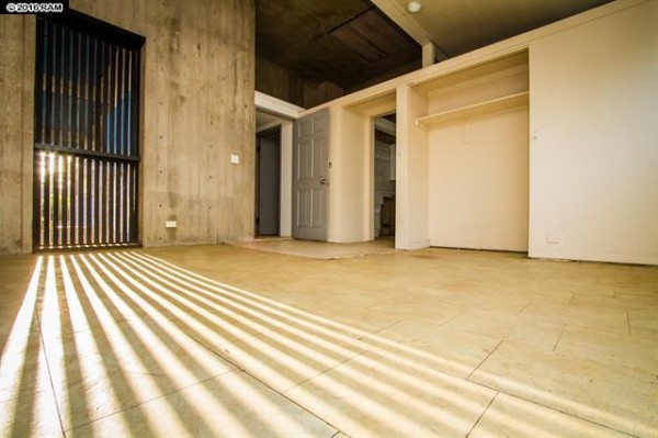 336 Shadow bedroom