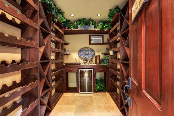 250 Amakihi Way Wine Cellar