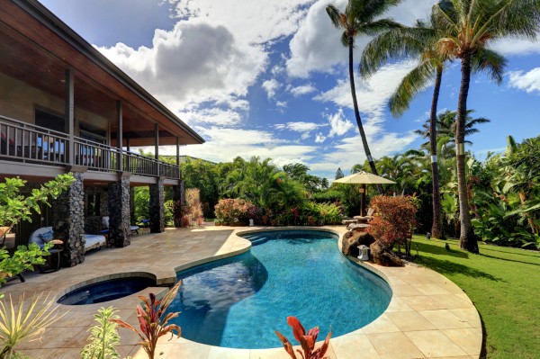 250 Amakihi Way Pool Outside